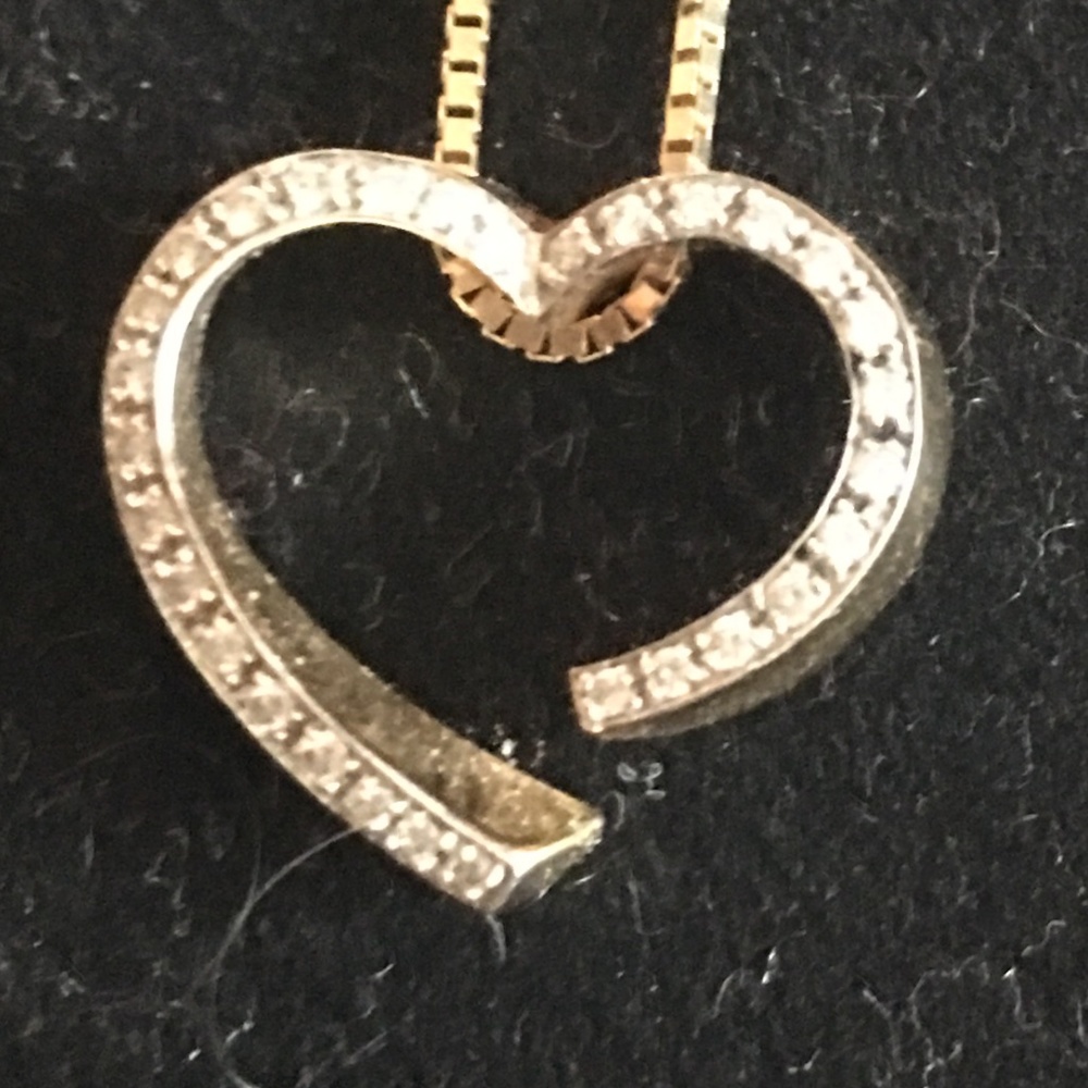 14kt Yellow Gold Diamond Heart Necklace
